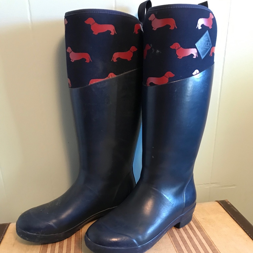 The original muck boot, navy blue wiener dog